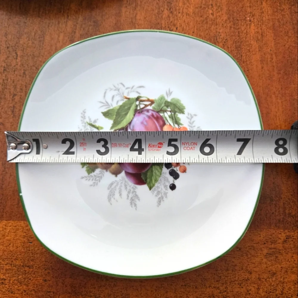 Hutschenreuther Elegant Fruit Design Plates - Set of 2 - Picture 7 of 9